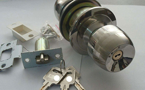 乌伊岭24小时上门开锁公司